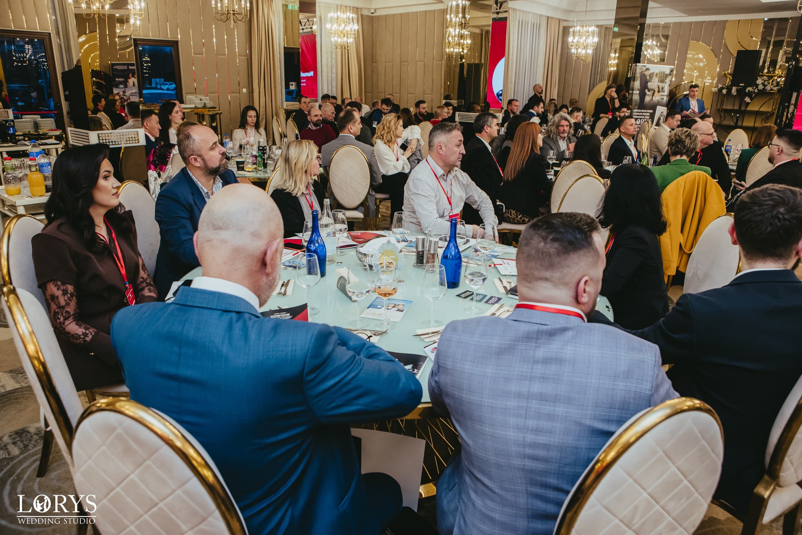 Participanți la networking în cadrul International Networking Week 2026